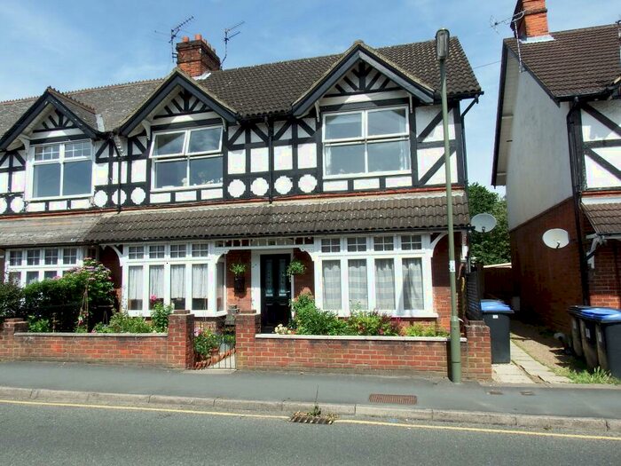 2 Bedroom Maisonette To Rent In Woking, GU22