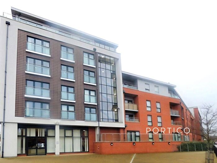 2 Bedroom Flat To Rent In Windsor Court, Mostyn Grove, E3