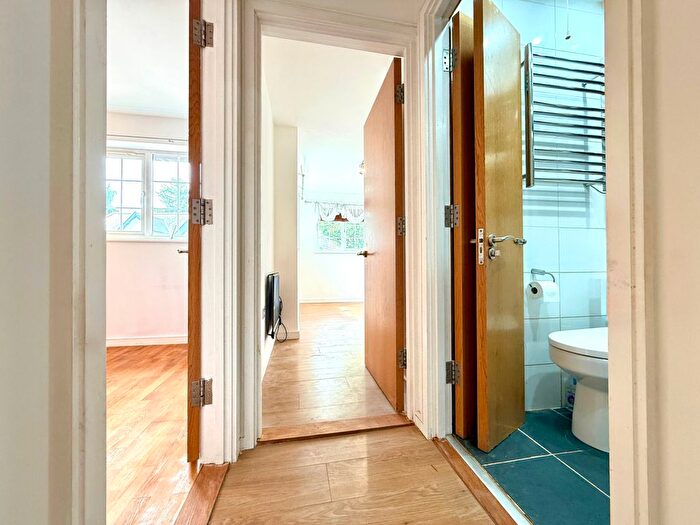 2 Bedroom End Of Terrace House To Rent In Ongar Road, Brentwood, CM15