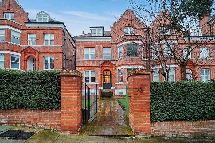 3 Bedroom Flat For Sale In Langland Gardens, Hampstead, London, NW3