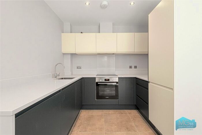 2 Bedroom Flat To Rent In Crouch End Hill, Crouch End, London, N8