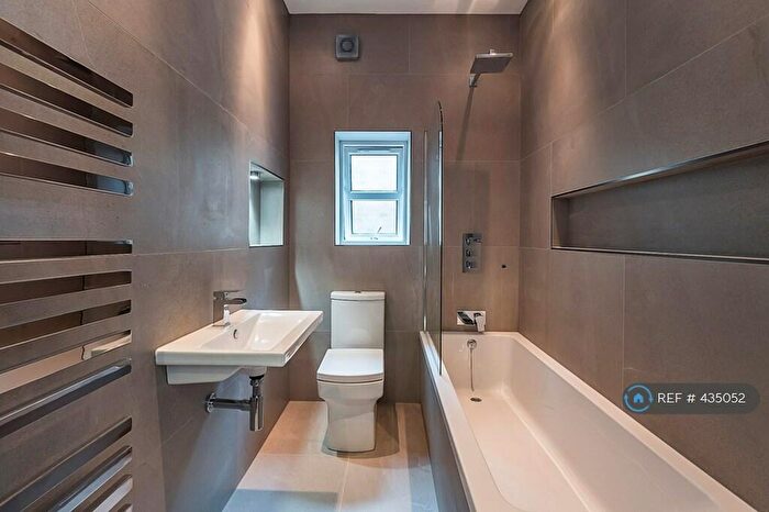 2 Bedroom Flat To Rent In Church Rise, London, SE23