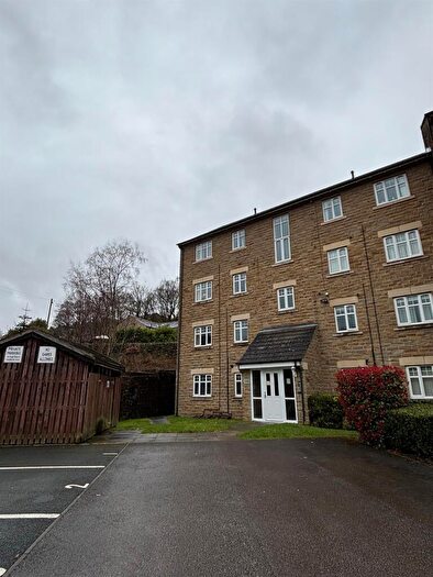 2 Bedroom Penthouse For Sale In Silk Mill Chase, Sowerby Bridge, HX6