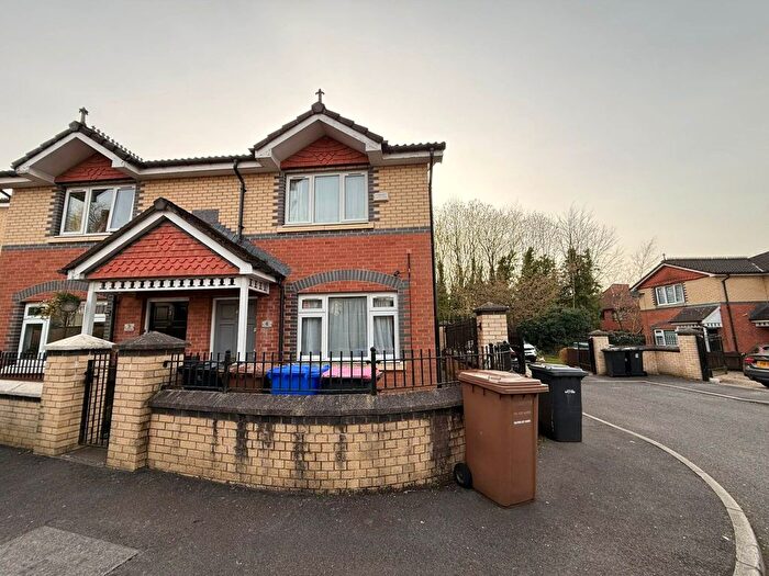 2 Bedroom Semi Detached House To Rent In Jacobite Close, Salford, M7