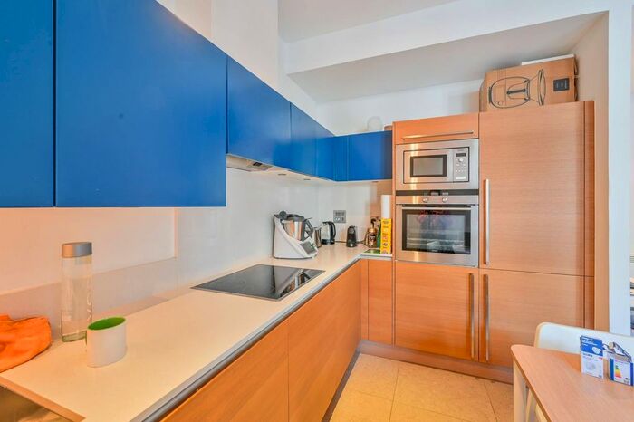 1 Bedroom Flat To Rent In Leman Street, Aldgate, London, E1