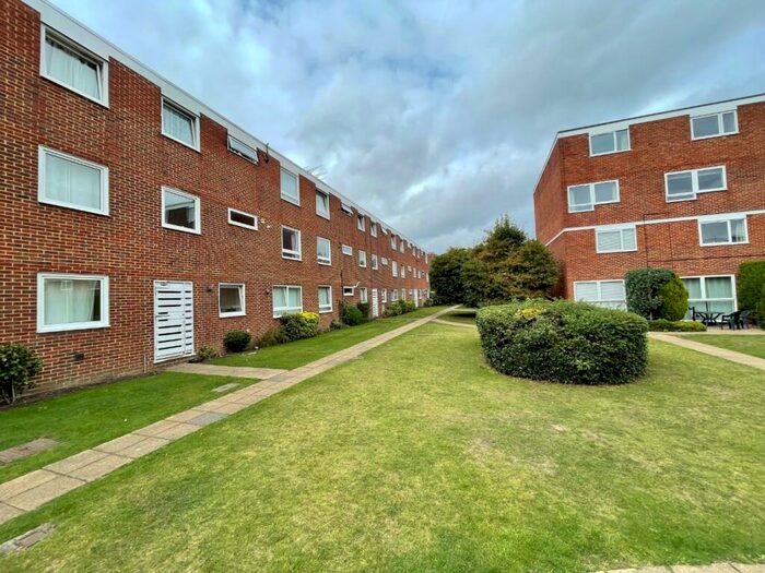 2 Bedroom Apartment To Rent In Rodwell Court, Hersham Road, Walton-On-Thames, KT12