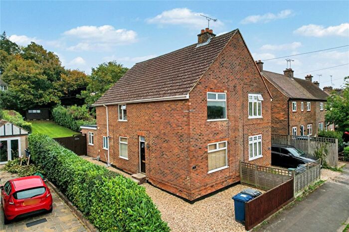 3 Bedroom Semi-detached House For Sale In Greenfield Road, Farnham, Surrey, GU9