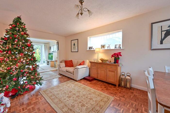 4 Bedroom Detached House To Rent In Orchard Gardens, Leatherhead, Effingham, Leatherhead, KT24