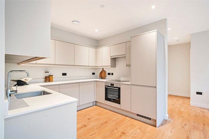 1 Bedroom Flat To Rent In Woking, Surrey, GU21