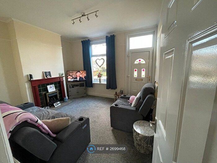 2 Bedroom Terraced House To Rent In Aberford Road, Stanley, Wakefield, WF3