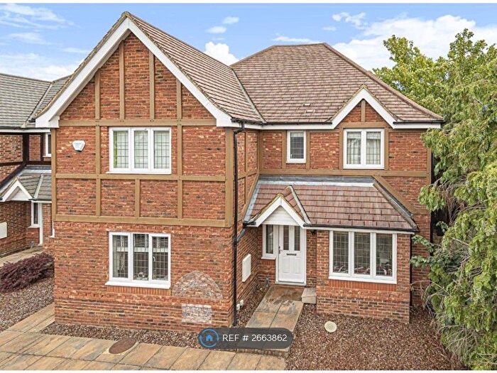 5 Bedroom Detached House To Rent In Primrose Gardens, Leighton Buzzard, LU7