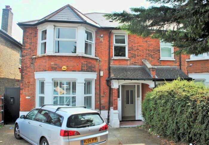 2 Bedroom Flat To Rent In Baring Road, London, SE12