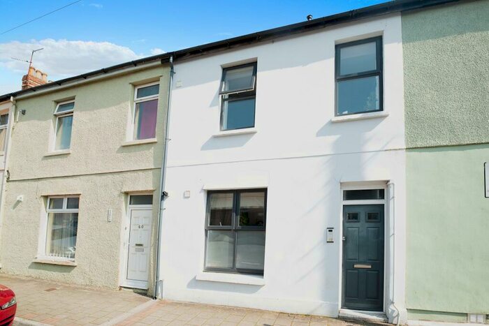 1 Bedroom Apartment To Rent In Elm Street, CF24