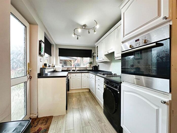 3 Bedroom Terraced House For Sale In Wymersley Road, Hull, HU5