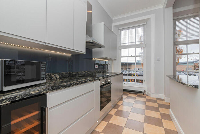 2 Bedroom Apartment To Rent In St Vincent Crescent, Finnieston, Glasgow, G3