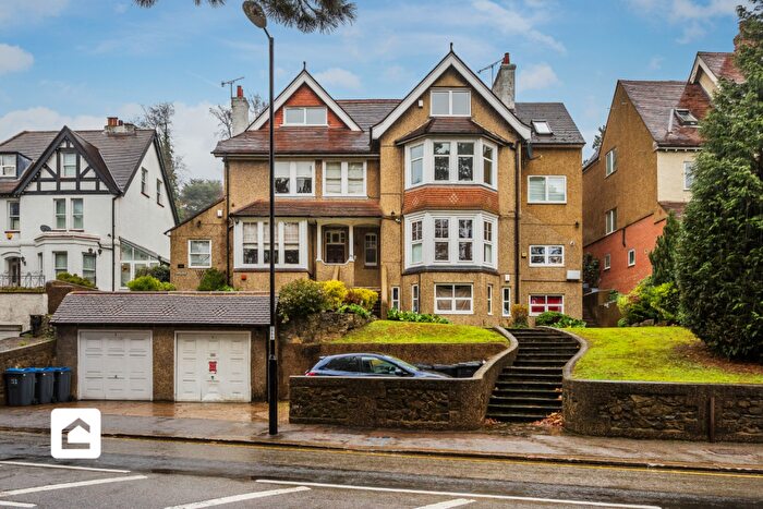 2 Bedroom Apartment To Rent In Purley, Surrey, CR8