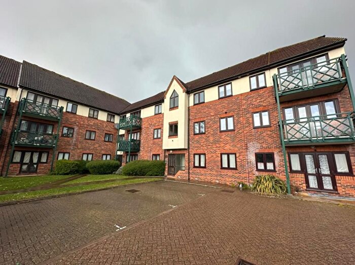 2 Bedroom Flat To Rent In Upton Court Road, Slough, SL3