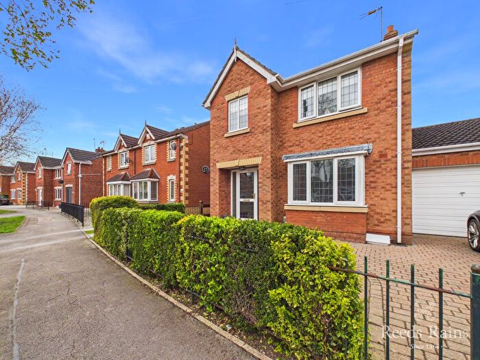 4 Bedroom Detached House For Sale In Lindengate Avenue, Hull, East Yorkshire, HU7