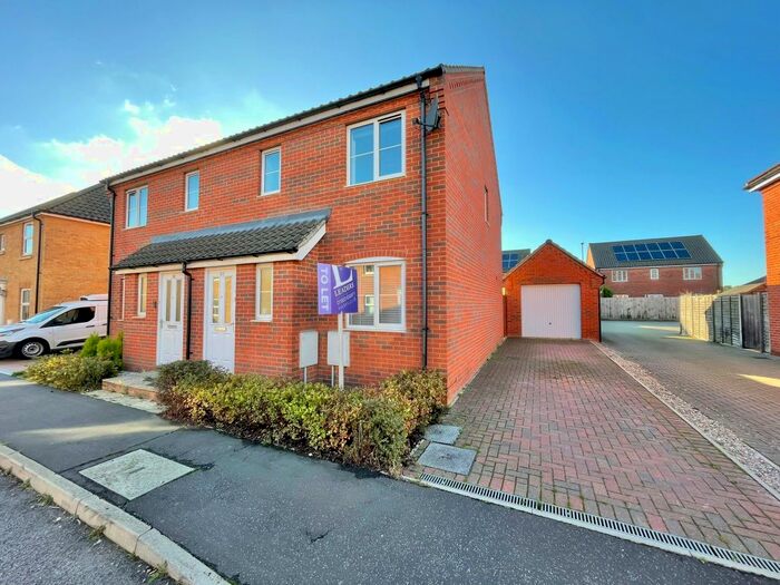 3 Bedroom Detached House To Rent In Maurecourt Drive, Brundall, Norwich, NR13