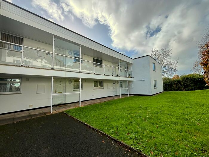 2 Bedroom Flat To Rent In Coach Road, Newton Abbot, TQ12