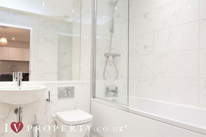 2 Bedroom Apartment To Rent In The Axium, Windmill Street, Birmingham, B1