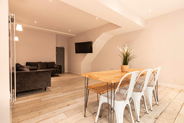 8 Bedroom Property To Rent In Alderson Road, Liverpool, L15