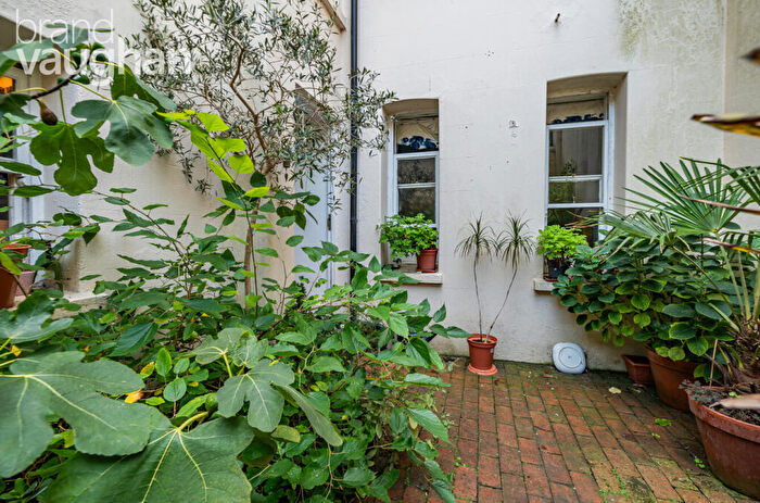 1 Bedroom Flat To Rent In Sillwood Road, Brighton, BN1
