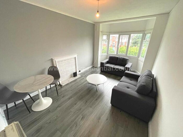 2 Bedroom House To Rent In Flat Weoley Court, Gibbins Rd, West Midlands, B29