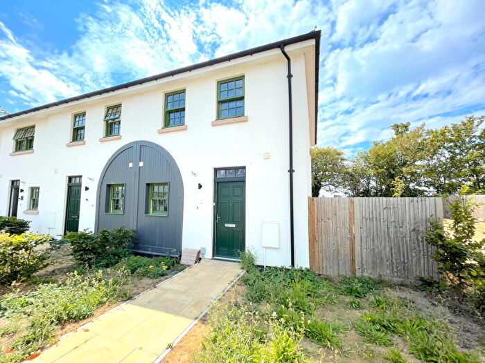 3 Bedroom End Of Terrace House For Sale In Sheppey Court, Halfway Road, Minster On Sea, ME12