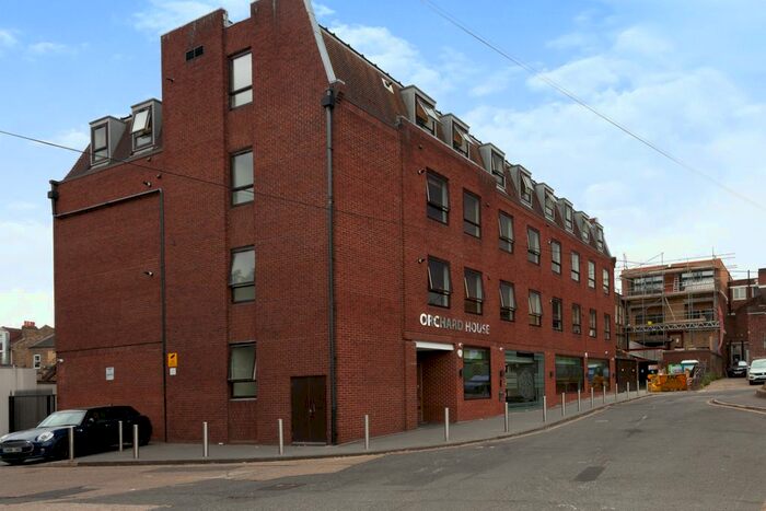 2 Bedroom Flat To Rent In Orchard House, Eastwood Close, South Woodford, E18