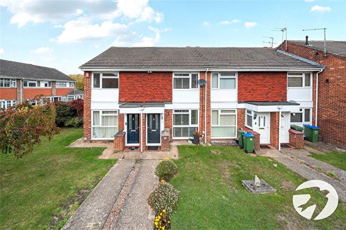 2 Bedroom Terraced House For Sale In Wordsworth Road, Welling, Kent, DA16