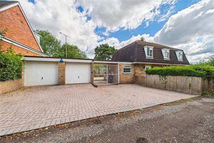 4 Bedroom Detached House For Sale In Barkham Road, Wokingham, Berkshire, RG41