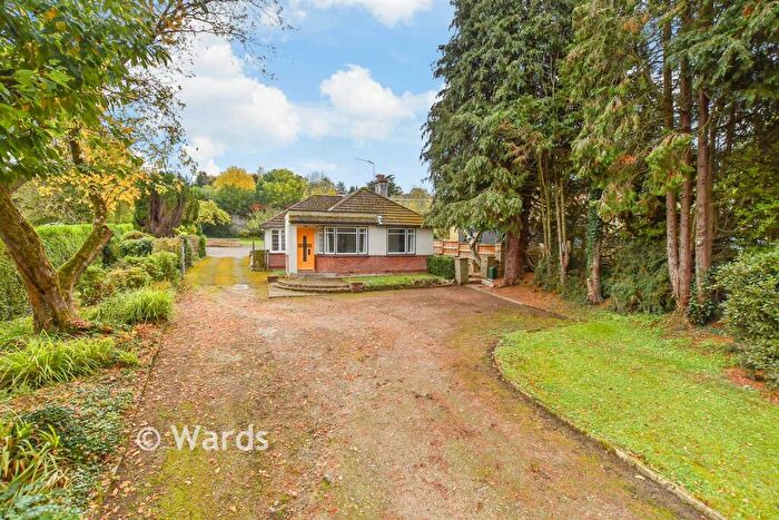 2 Bedroom Detached Bungalow For Sale In London Road, West Malling, Kent, ME19