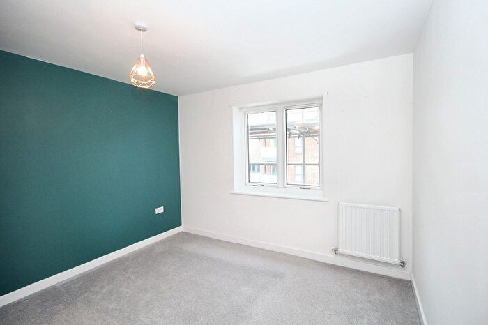 2 Bedroom Flat For Sale In Sir John Fogge Avenue, Ashford, TN23