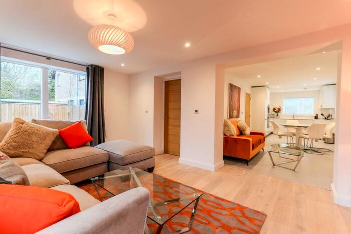 3 Bedroom Detached House To Rent In Furlong Road Bourne End, SL8