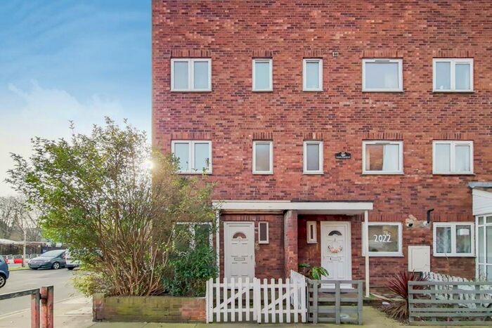 4 Bedroom Terraced House To Rent In Appleby Close, Seven Sisters, N15