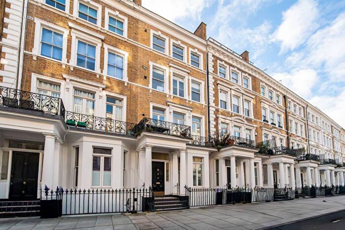2 Bedroom Flat For Sale In Collingham Place, Earls Court, London, SW5