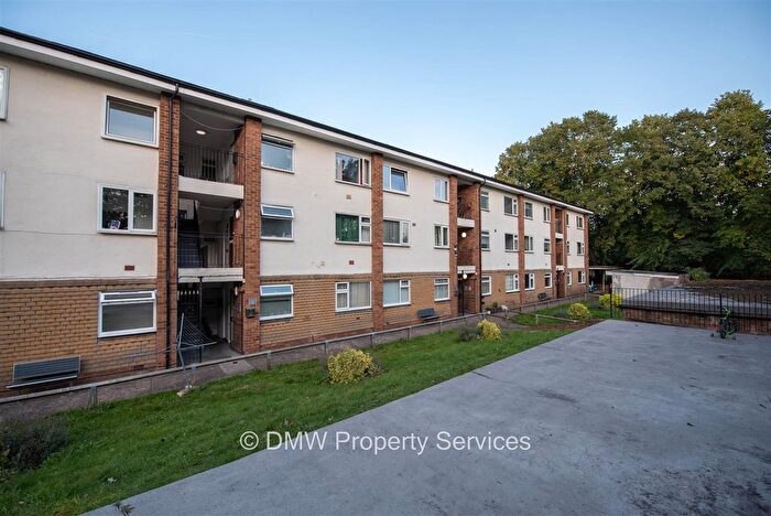 3 Bedroom Flat To Rent In Malcolm Close, Mapperley Park, Nottingham, NG3