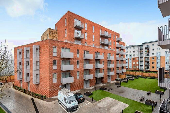1 Bedroom Apartment To Rent In Steel House, The Metalworks, Slough, SL2