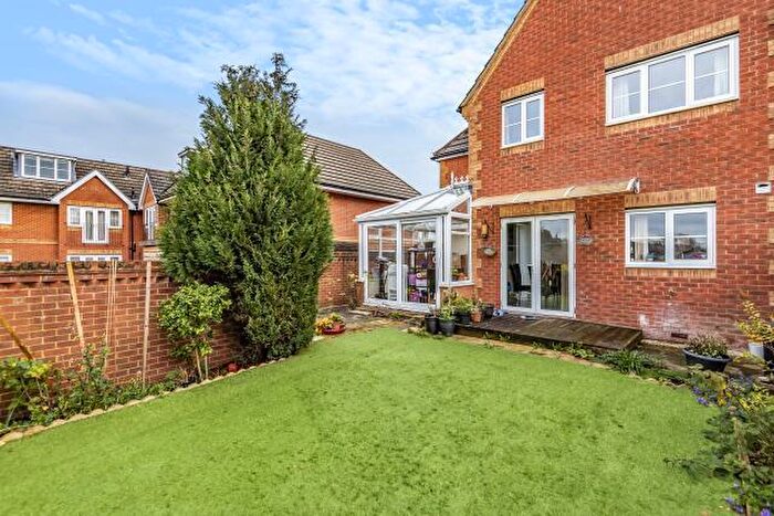 4 Bedroom End Of Terrace House To Rent In Havelock Road, Wokingham, RG41