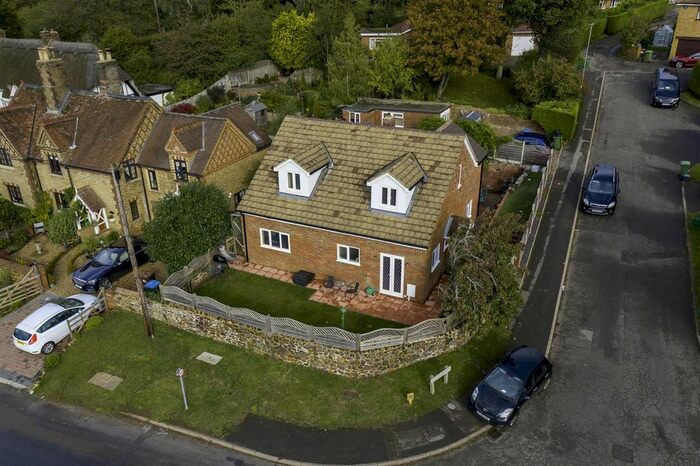 5 Bedroom Detached House For Sale In Knights Close, Great Brickhill, Buckinghamshire, MK17