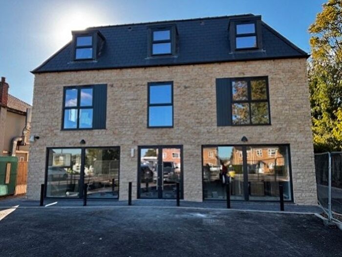 2 Bedroom Flat To Rent In Burford Road, Carterton, Oxon, OX18