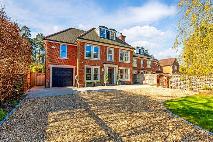 6 Bedroom Detached House For Sale In A Waterloo Road, Crowthorne, RG45