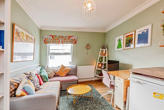 2 Bedroom Flat For Sale In Brigstocke Road, Bristol, BS2