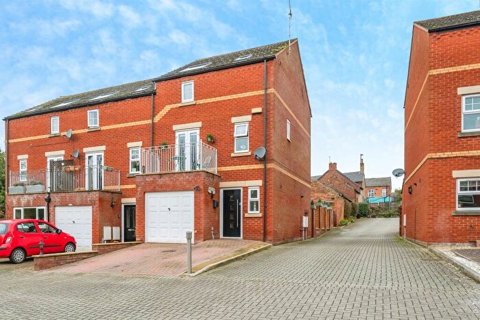 3 Bedroom Town House For Sale In Courtyard Place, Spondon, Derby, DE21