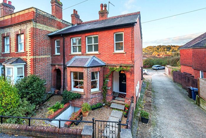 2 Bedroom Maisonette For Sale In Croft Road, Godalming, GU7