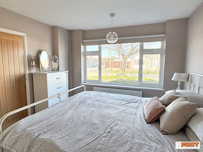 2 Bedroom Detached Bungalow For Sale In Oakwood Road, Hayling Island., PO11