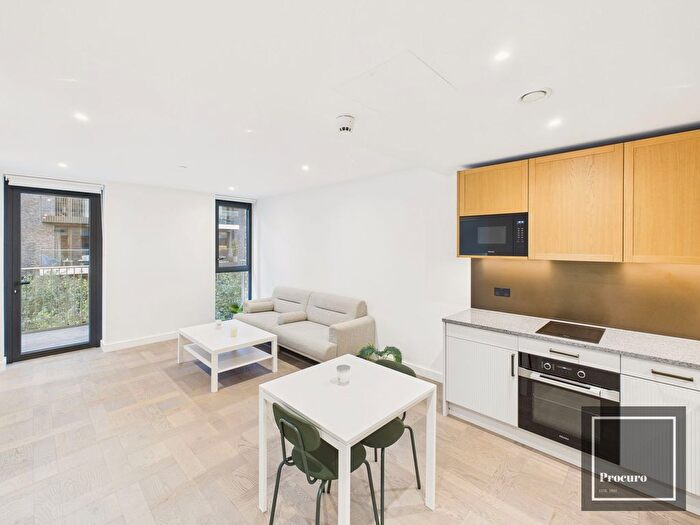 Studio To Rent In Merino Gardens, London, E1W