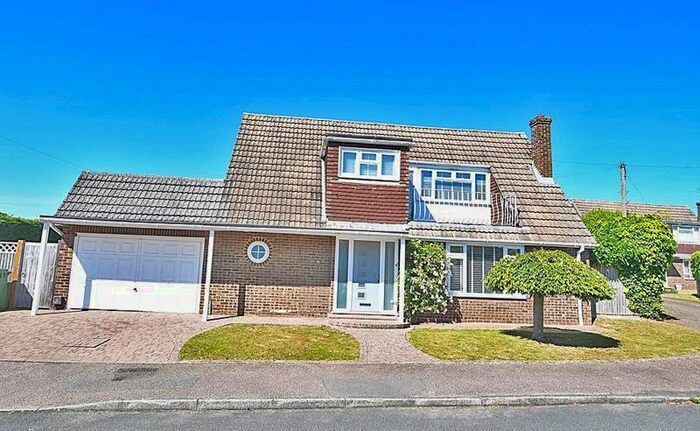 3 Bedroom Detached House To Rent In Fauchons Close, Bearsted, Maidstone, ME14