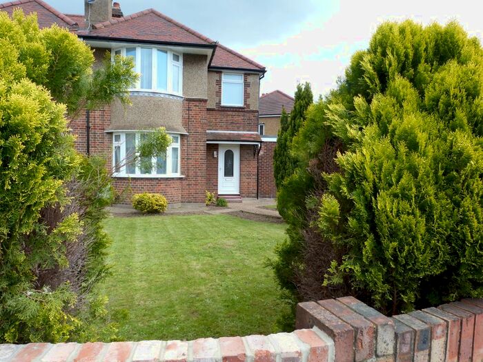 3 Bedroom Semi-Detached House To Rent In Hayling Avenue, Feltham, TW13